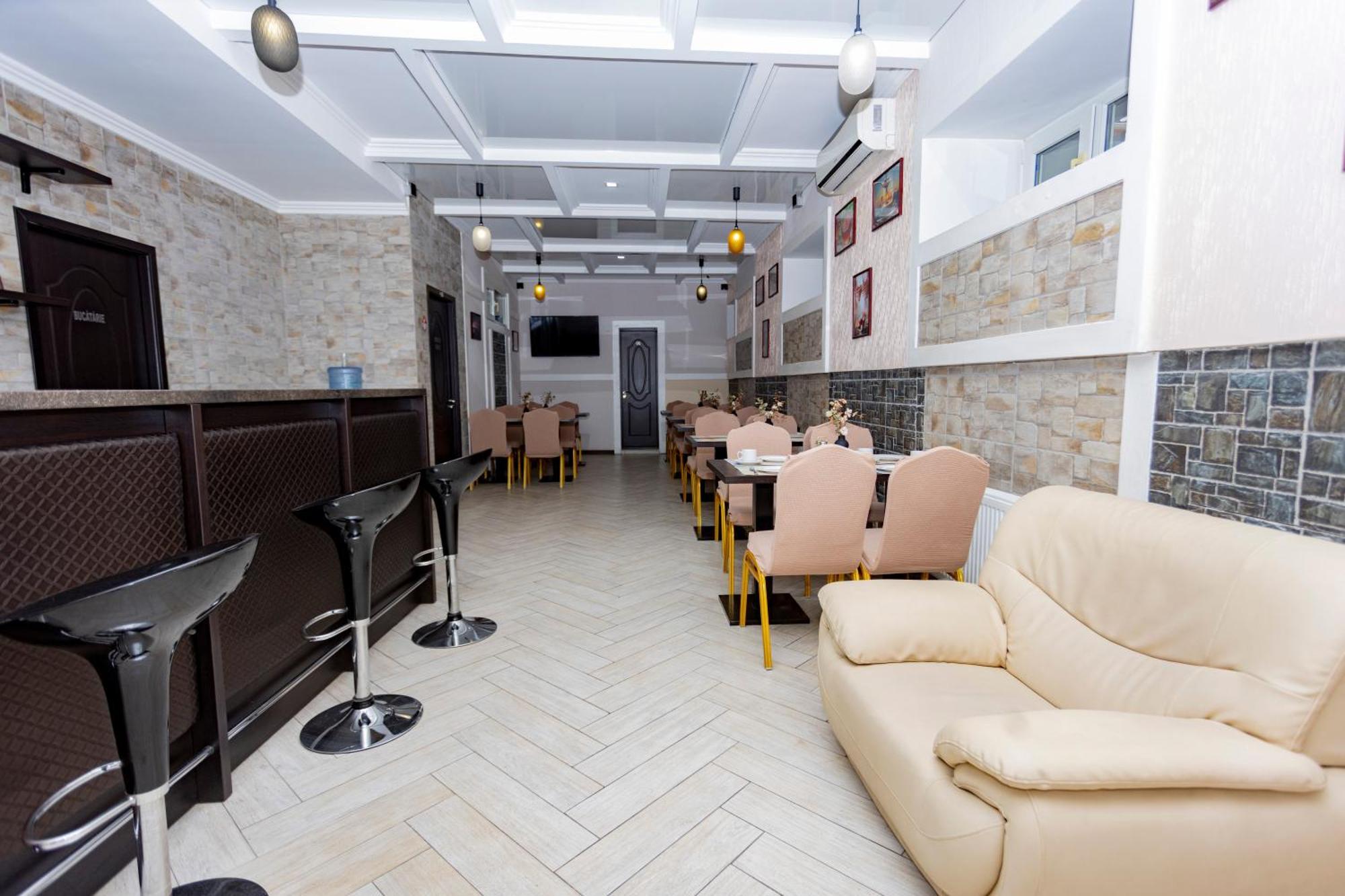 Lolo Hotel Chişinău Eksteriør billede